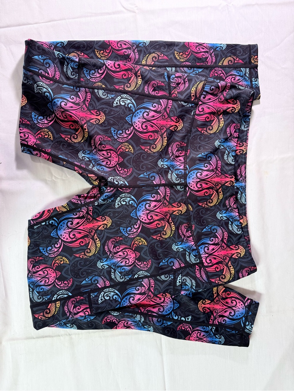 Women’s Large Constantly Varied Gear Tribal Turtle Leggings